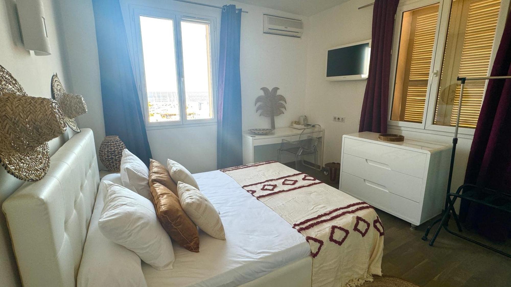 Hotel Les 3 Terrasses Sari-Solenzara Luaran gambar